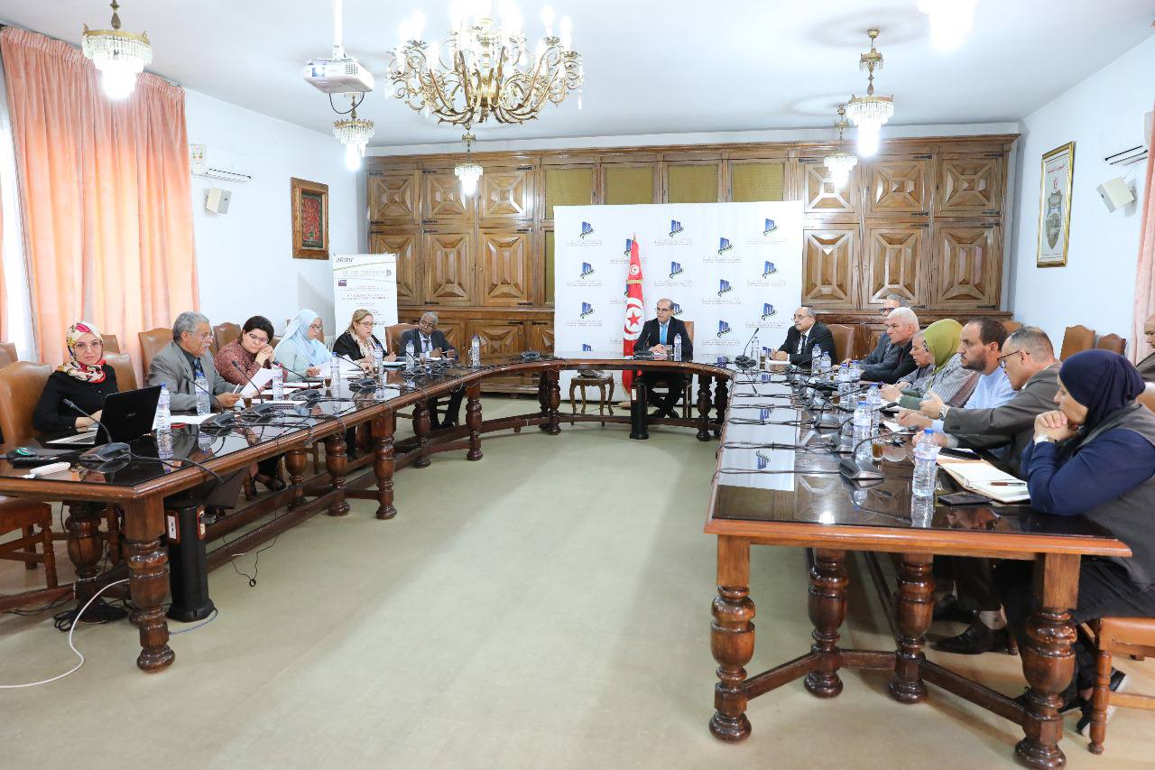 وزارة التجهيز : جلسة عمــل حول التراتيب المتعلقة بإسناد قرارات تصفيف العقارات المُحاذية للملك العمومي للطرقات 