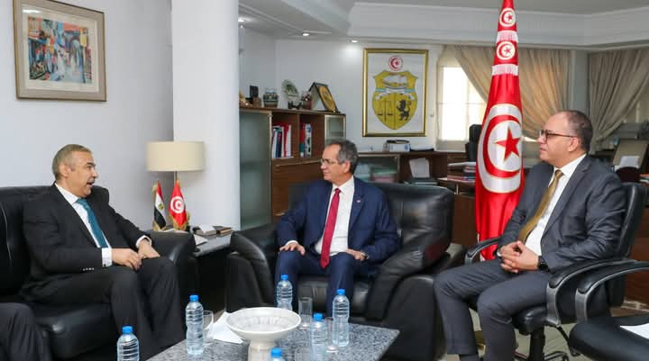 تعزيز التعاون التونسي المصري في مجال التعليم العالي والبحث العلمي، محور اجتماع وزير التعليم العالي بوفد مصري