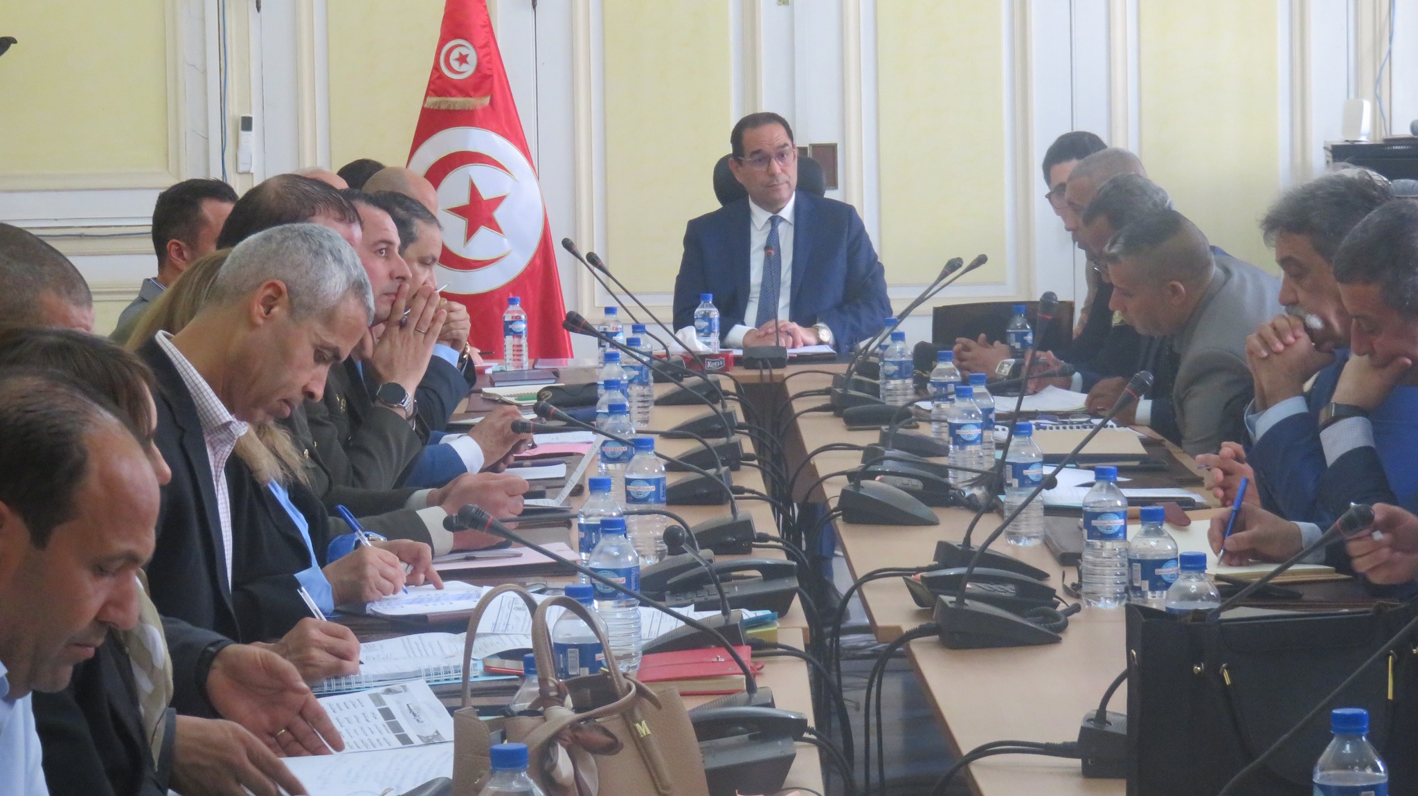 جلسة عمل بولاية تونس حول الاستعدادات للموسم السياحي وللإمتحانات الوطنية