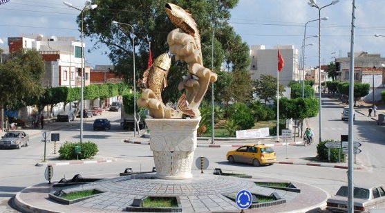 المنستير: يوم تحسيسي حول العنف السيبرني ومخاطر المخدرات بطبلبة
