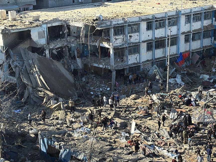 استشهاد 32 فلسطينيا في غارات صهيونية على قطاع غزة