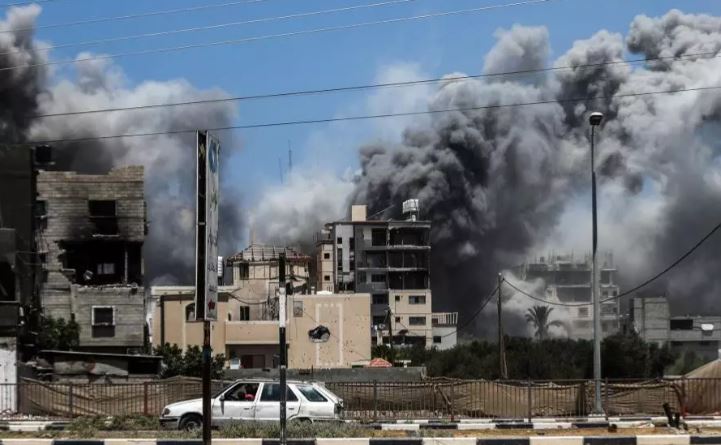 استشهاد 32 فلسطينيا في غارات صهيونية على قطاع غزة