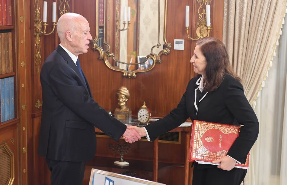  رئيس الجمهورية يؤكد ضرورة ارتقاء المسؤولين إلى مستوى المرحلة التي تعيشها تونس 