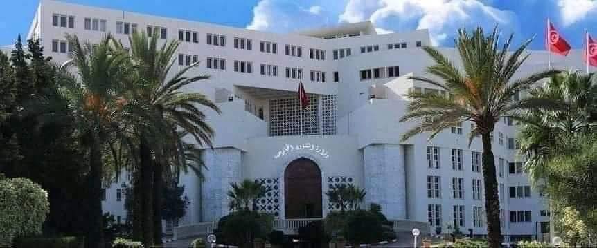 وزير الخارجية يترأس الوفد التونسي المشارك في أشغال القمة العربية العادية الرابعة والثلاثين والقمة التنموية الخامسة ببغداد
