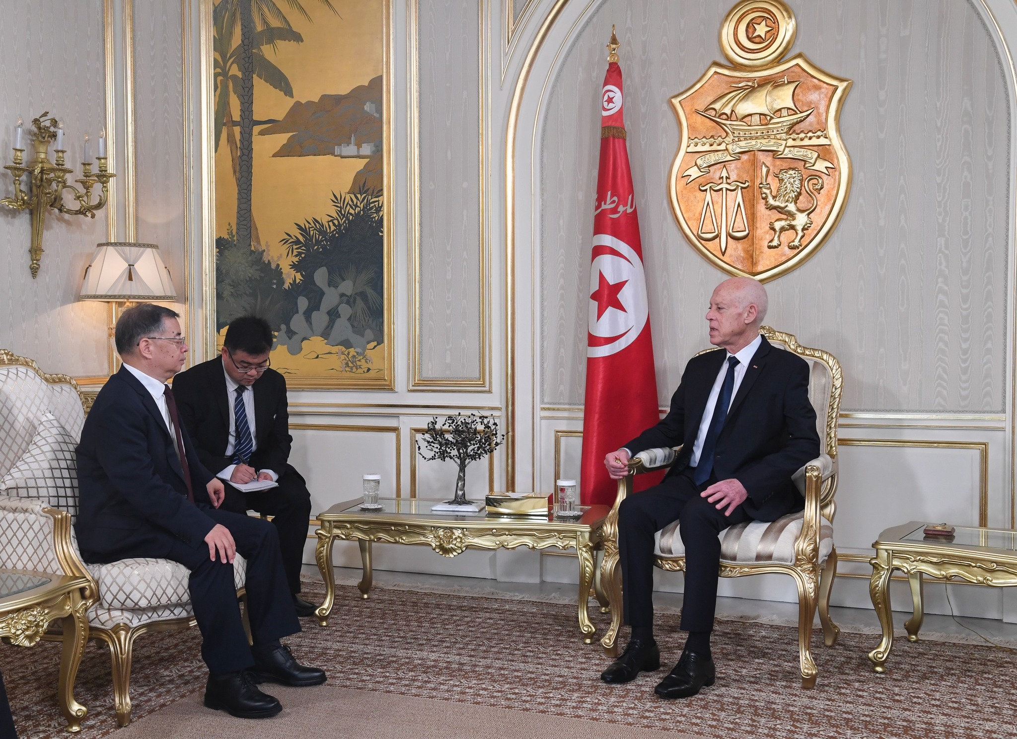  رئيس الدّولة يدعــو إلى ضرورة العمل من أجل إرساء نظام اقتصادي عالمي جديد أكثر عدالة وإنصافا