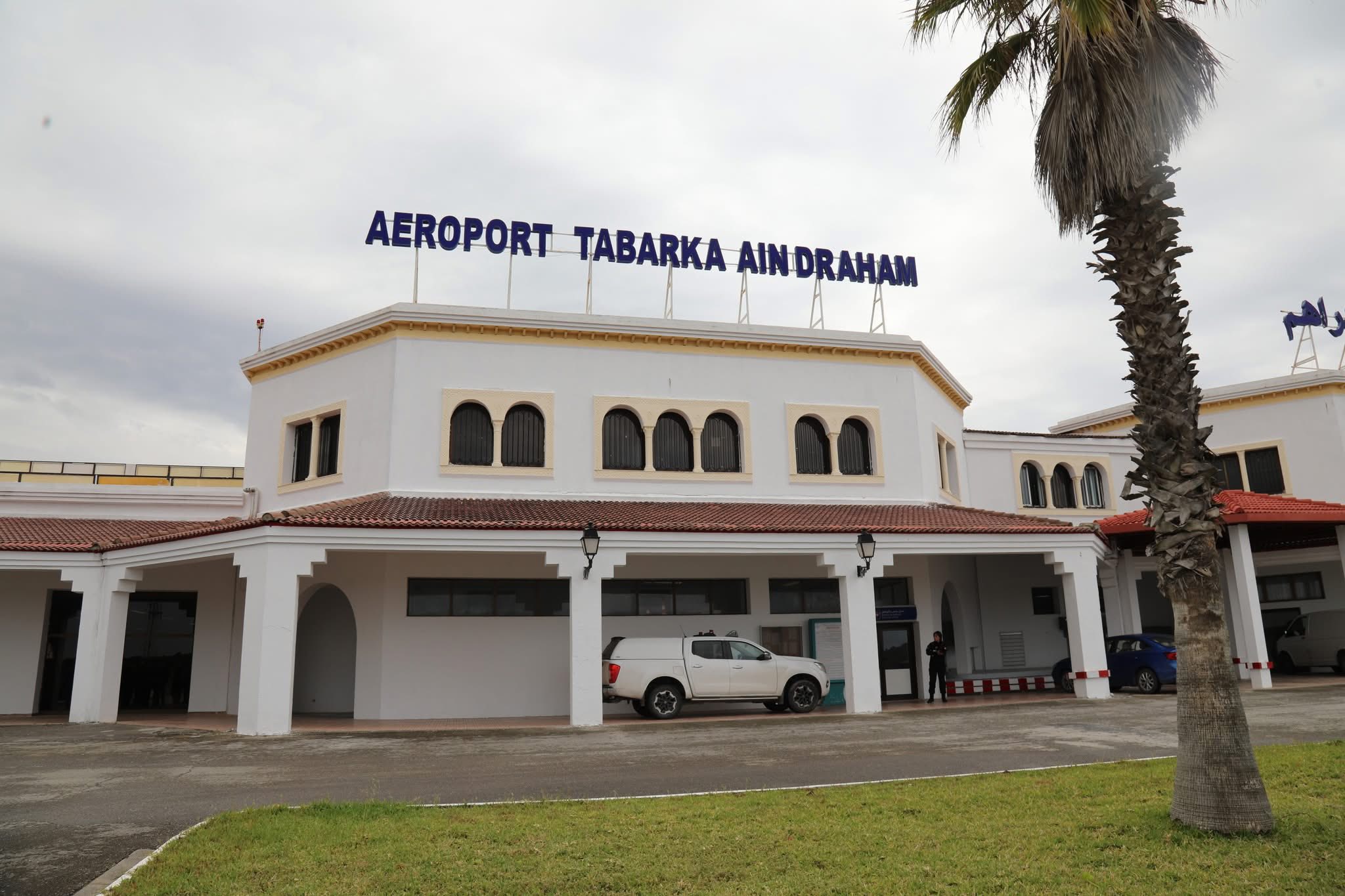 جندوبة: الدعوة إلى معالجة إشكاليات مطار طبرقة-عين دراهم وتهيئة المعابر البرية الحدودية