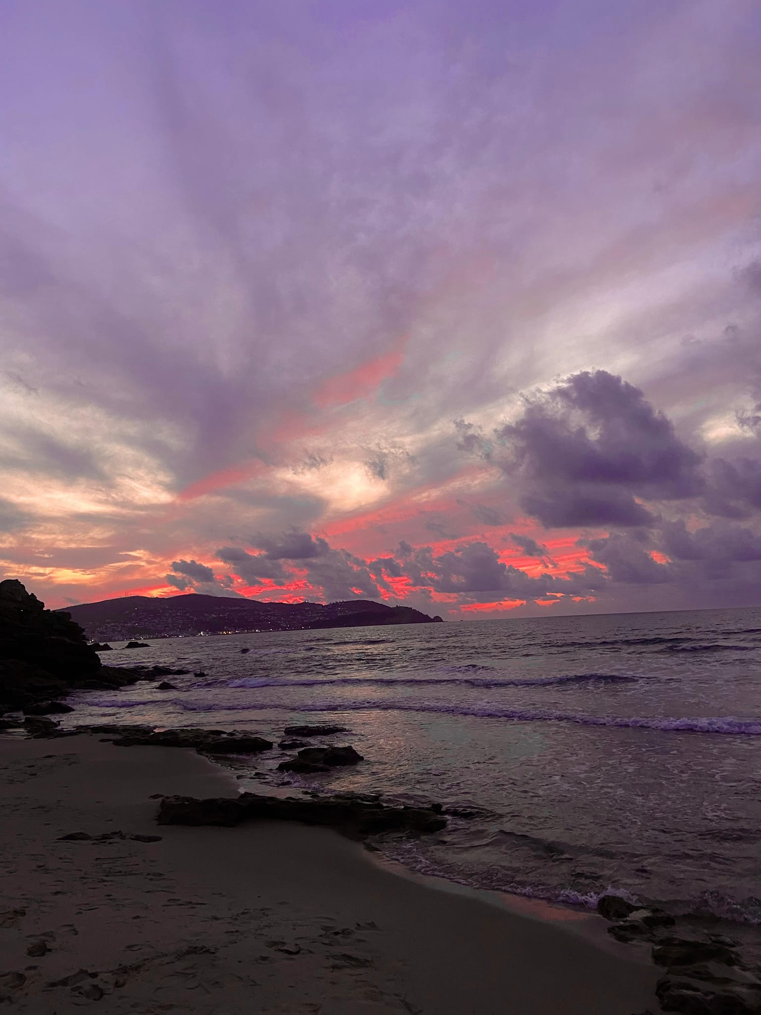 ليل الجمعة: أمطار متفرقة والحرارة بين 9 و21 درجة