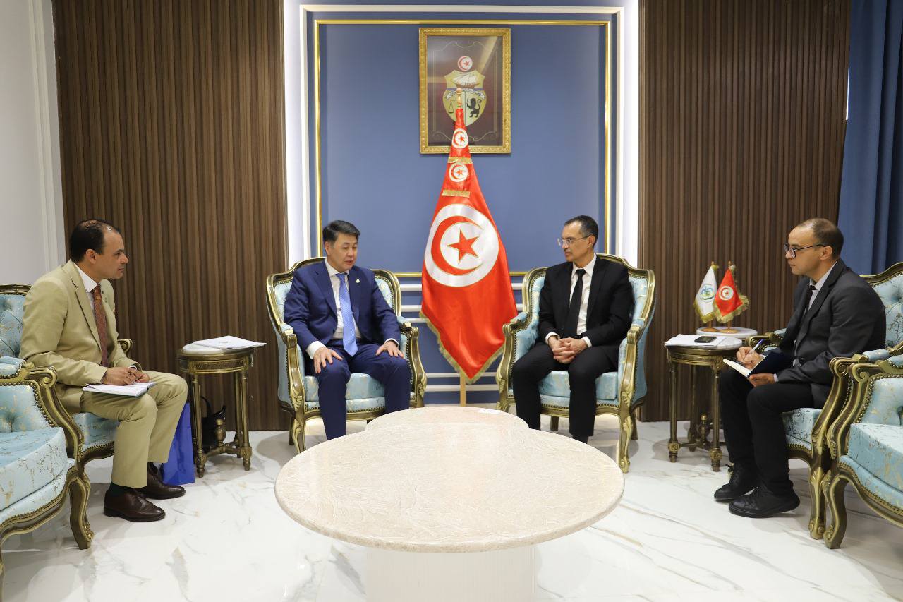 وزارة الفلاحة والمنظمة الإسلامية للأمن الغذائي تتفقان على تشكيل فريق عمل فني للتعاون في مختلف المجالات