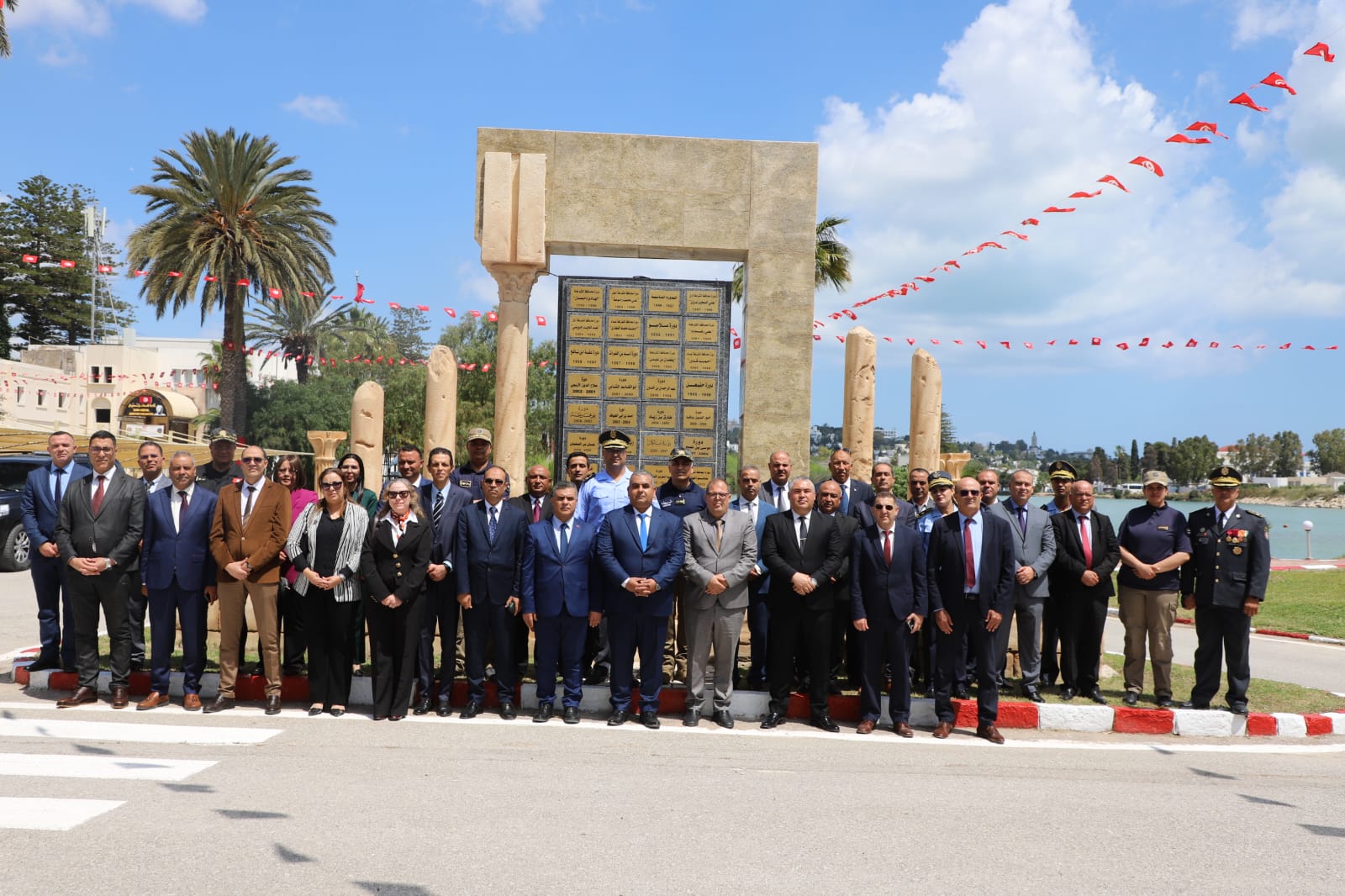 وزير الداخلية يؤدي زيارة إلى مدرسة تكوين إطارات الأمن والشرطة بصلامبو