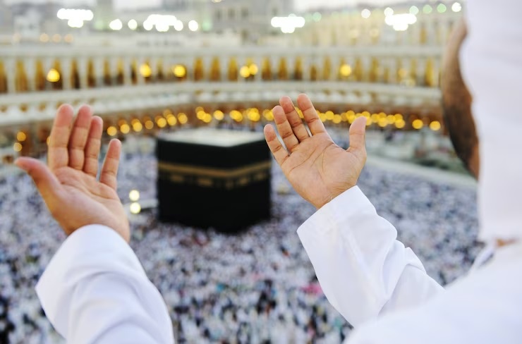 اصغرهم عمره 24 سنة ،،اليوم انطلاق السفرات الى بيت الله الحرام من تونس