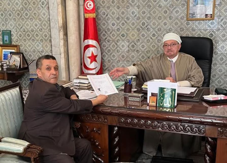 مفتي الجمهورية يتسلم تقريرا حول المعطيات الفلكية الخاصّة برصد هلال شهر ذي الحجة