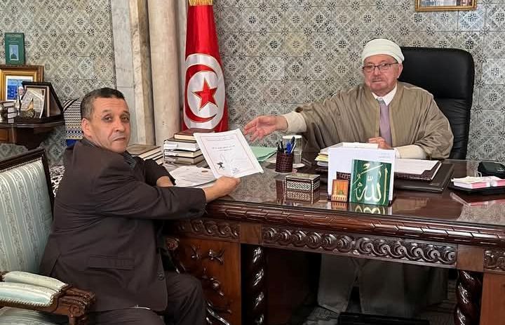 مفتي الجمهوريّة يتسلّم من معهد الرصد الجوي تقريرا حول المعطيات الفلكية الخاصّة برصد هلال شهر ذي الحجة