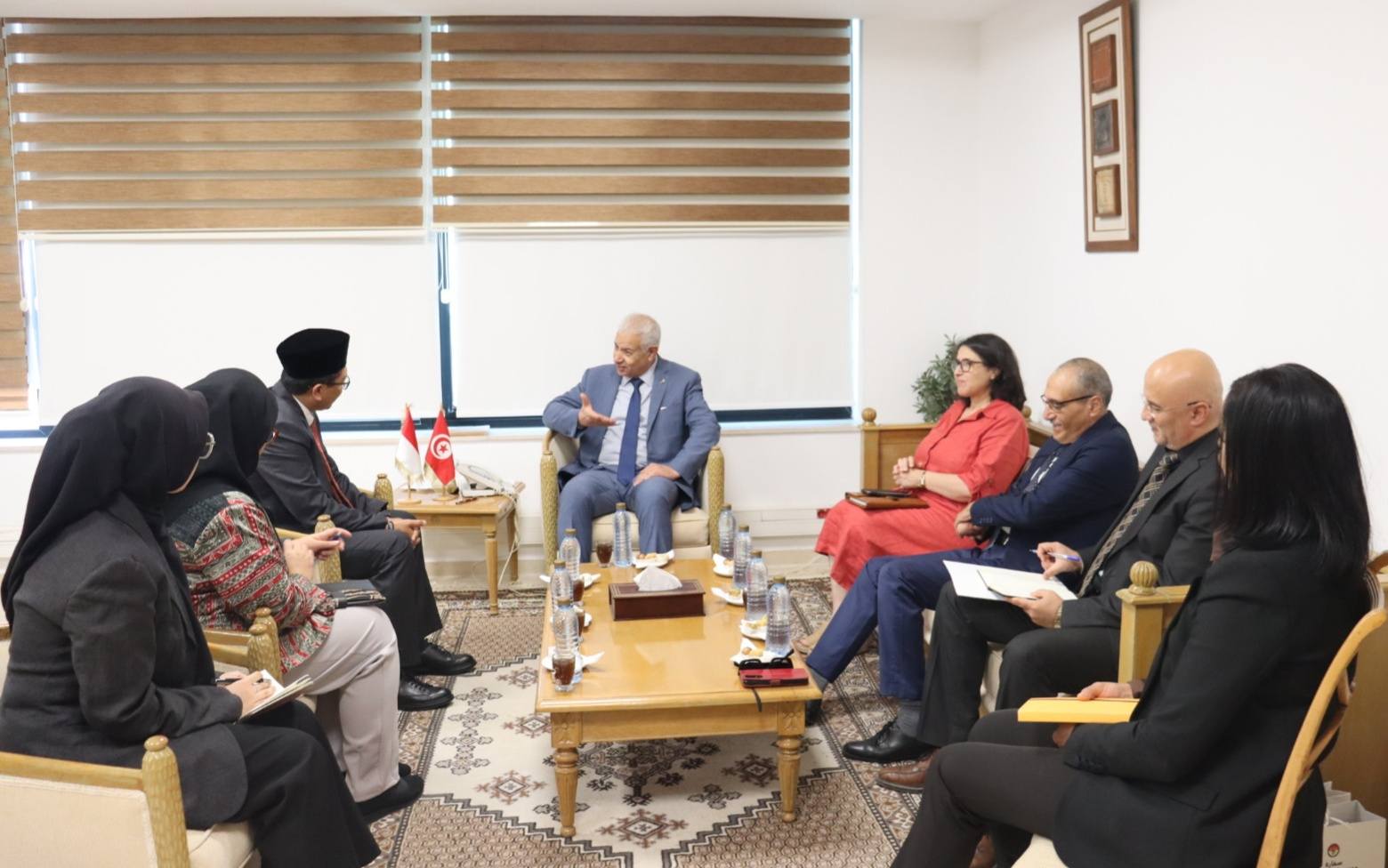  تطوير  التعاون الاقتصادي والتجاري بين تونس وإندونسيا محور لقاء وزير التجارة وتنمية الصادرات  بسفير إندونيسيا بتونس.