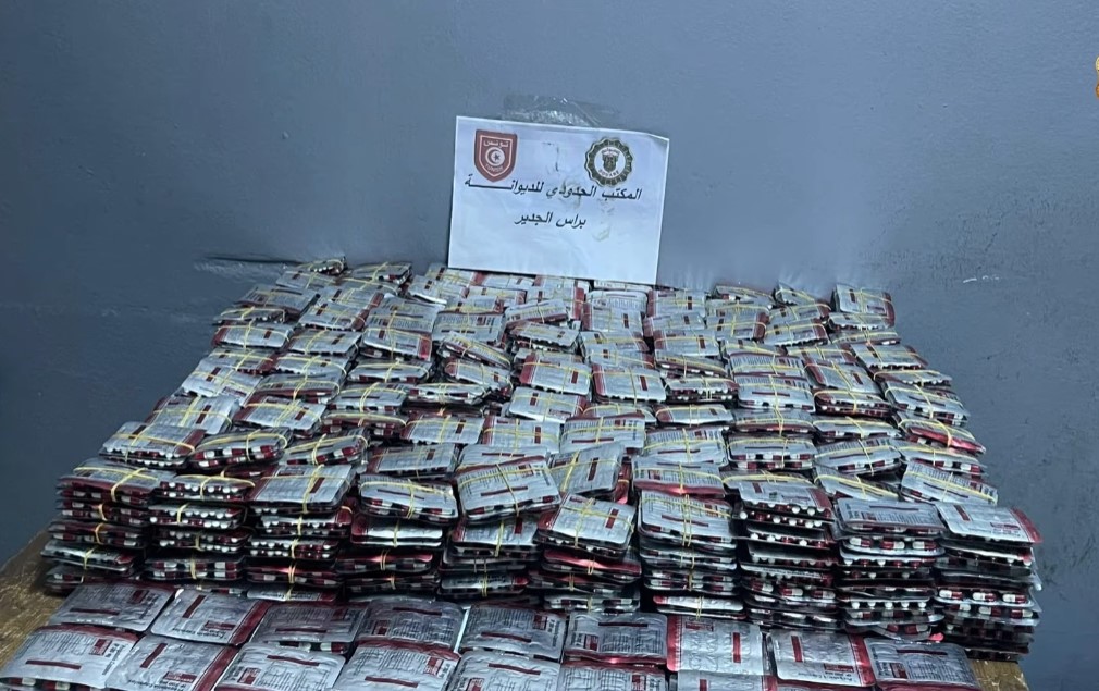 معبر رأس جدير: الديوانة تُحبط إدخال 31120 حبة دواء مخدر (فيديو)