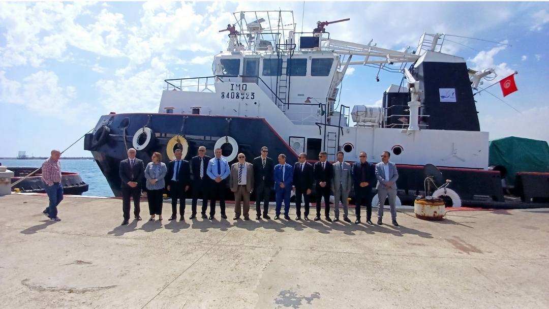 تنفيذ عملية بيضاء ناجحة في كيفية التصدي لتسرب بيترولي من المستوى2 بالرصيف البيترولي بجرزونة