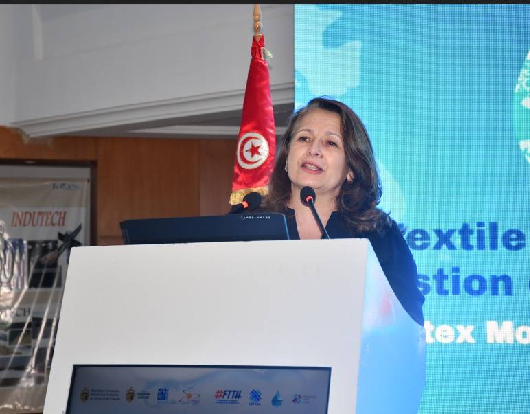 المنستير : وزيرة الصناعة تؤكد على حسن التصرف في المياه في قطاع النسيج 