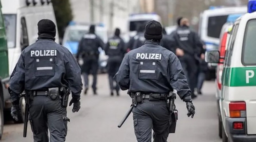 ألمانيا : إصابة 12 شخصا على الأقل في هجوم بسكين في هامبورغ