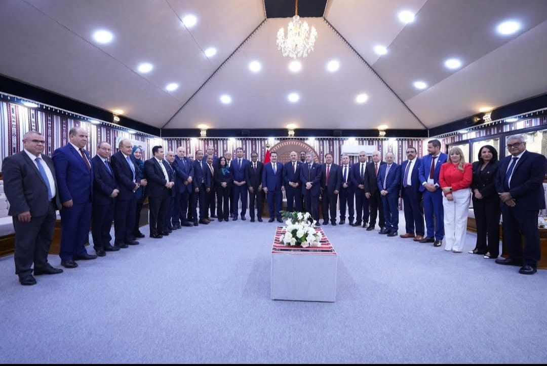 رئيس الوزراء العراقي يستقبل رؤساء الهيئات الإعلامية العربية المشاركة في مؤتمر الإعلام العربي ببغداد