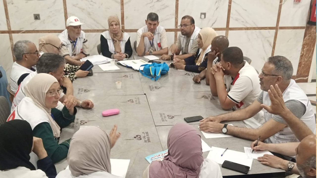 انطلاق أفواج الحجيج نحو مكة: بعثة الإرشاد الديني تؤكد العمل على تجاوز النقائص و الإشكاليات الطارئة