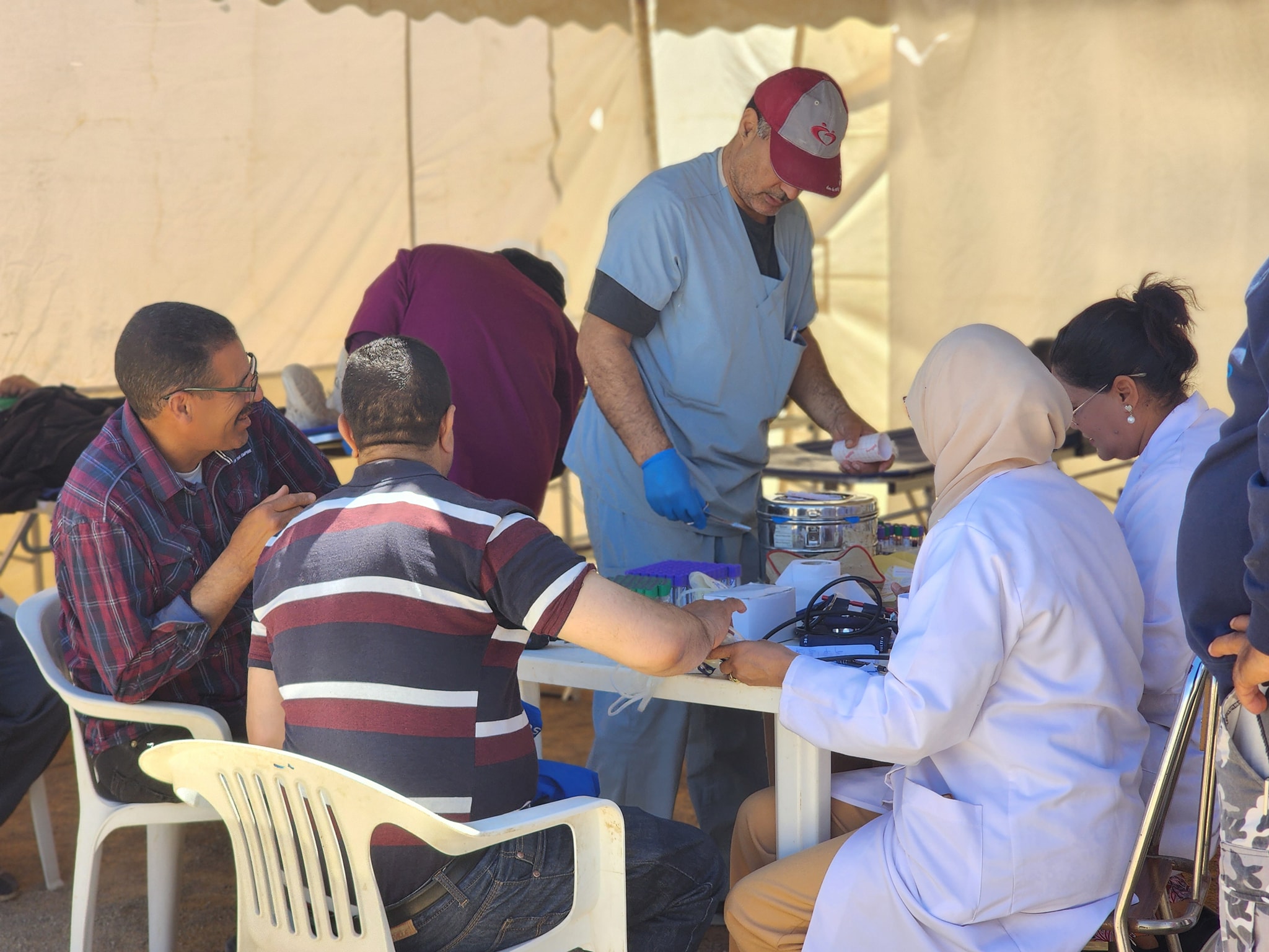 قفصة: قافلة صحية متعدّدة الإختصاصات تُسدي خدمات طبية مجانية لفائدة 400 مواطن بأم العرايس 