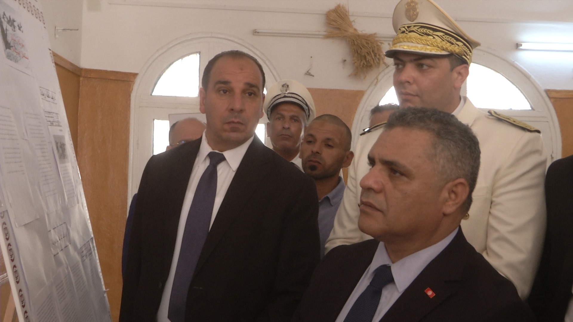 وزير الداخلية يشرف على جلسة نقاش في ولاية تطاوين لطرح مشاغل المواطنين