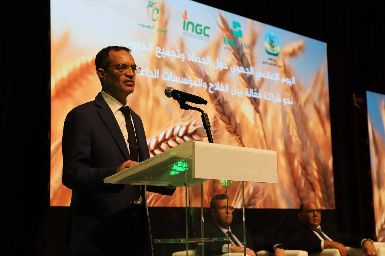 خلال افتتاحه يوم إعلامي جهوي حول حصاد وتجميع الحبوب: وزير الفلاحة يشدّد على أنّ إنجاح موسم حصاد وتجميع الحبوب أولويّة وطنيّة