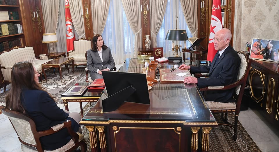  رئيس الدّولة يُسدي تعليماته بإيجاد تصوّرات جديدة لتمويل الميزانية وفتح باب الانتدابات في عديد القطاعات