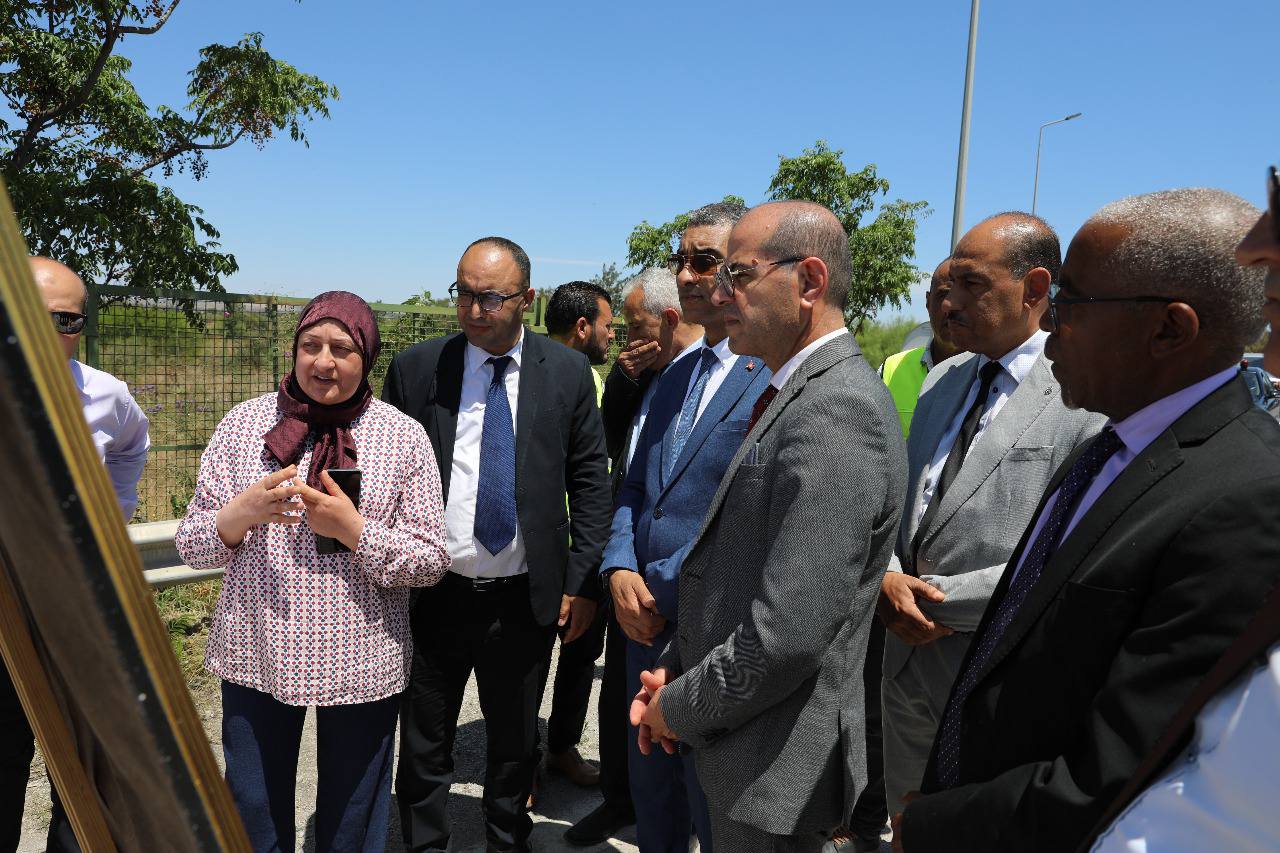 وزير التجهيز يتفقد استعدادات "الصيانة الصيفية" للطرقات: 80 مليون دينار لسلامة وجمالية الطرقات