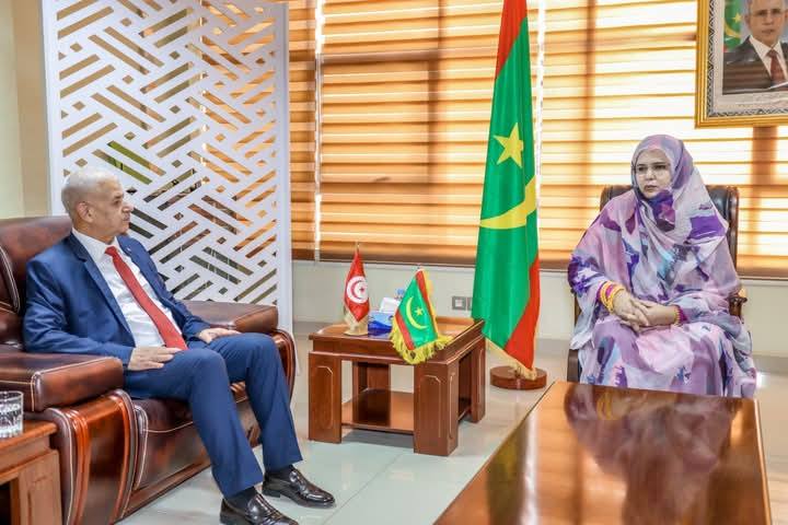 وزير التجارة يُؤكد ضرورة تطوير نسق التبادل التجاري مع موريتانيا