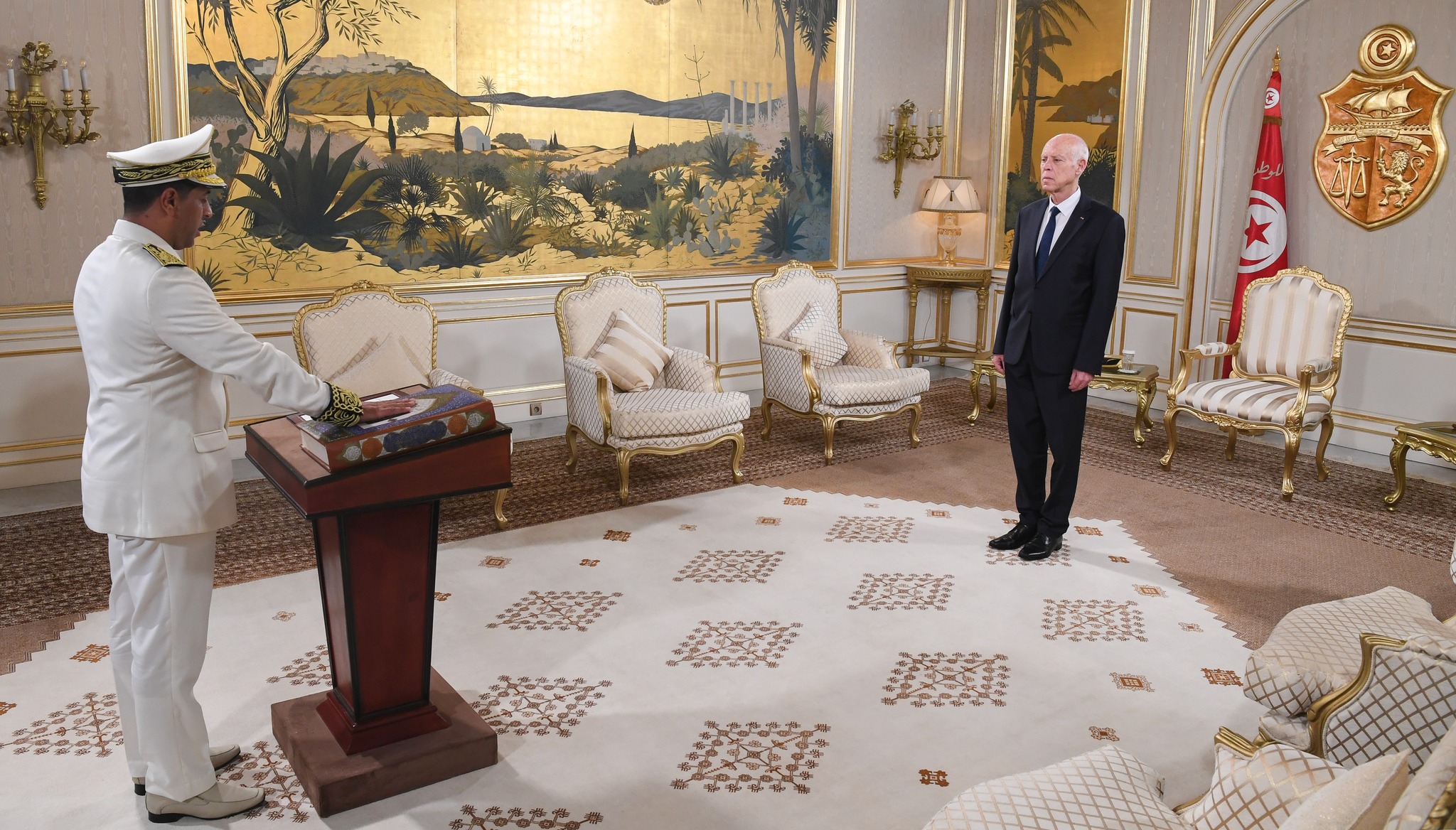 رئيس الجمهورية قيس سعيّد يشرف على موكب أداء اليمين لوالي جندوبة الجديد