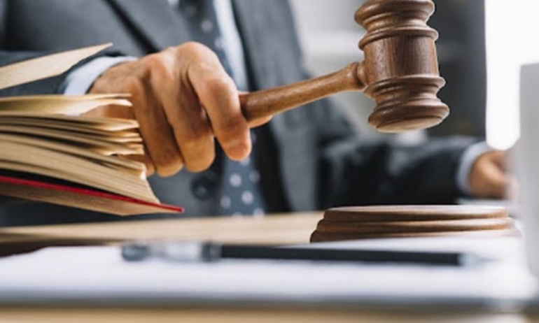 حكم ابتدائي بـ 8 سنوات سجنا ضد ثمانية متهمين في قضية "الغرفة السوداء"