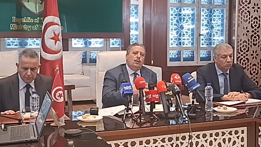 وزير التربية :سنقاوم الغش بالقانون مع المحافظة على توفير كل الظروف الملائمة للمترشحين.