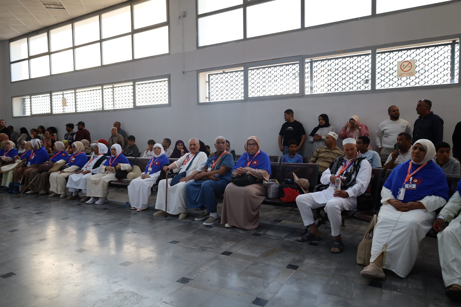 بتكفّل كامل من مؤسسة فداء: وفد من عائلات الشهداء يُغادر أرض الوطن باتّجاه البقاع المقدّسة