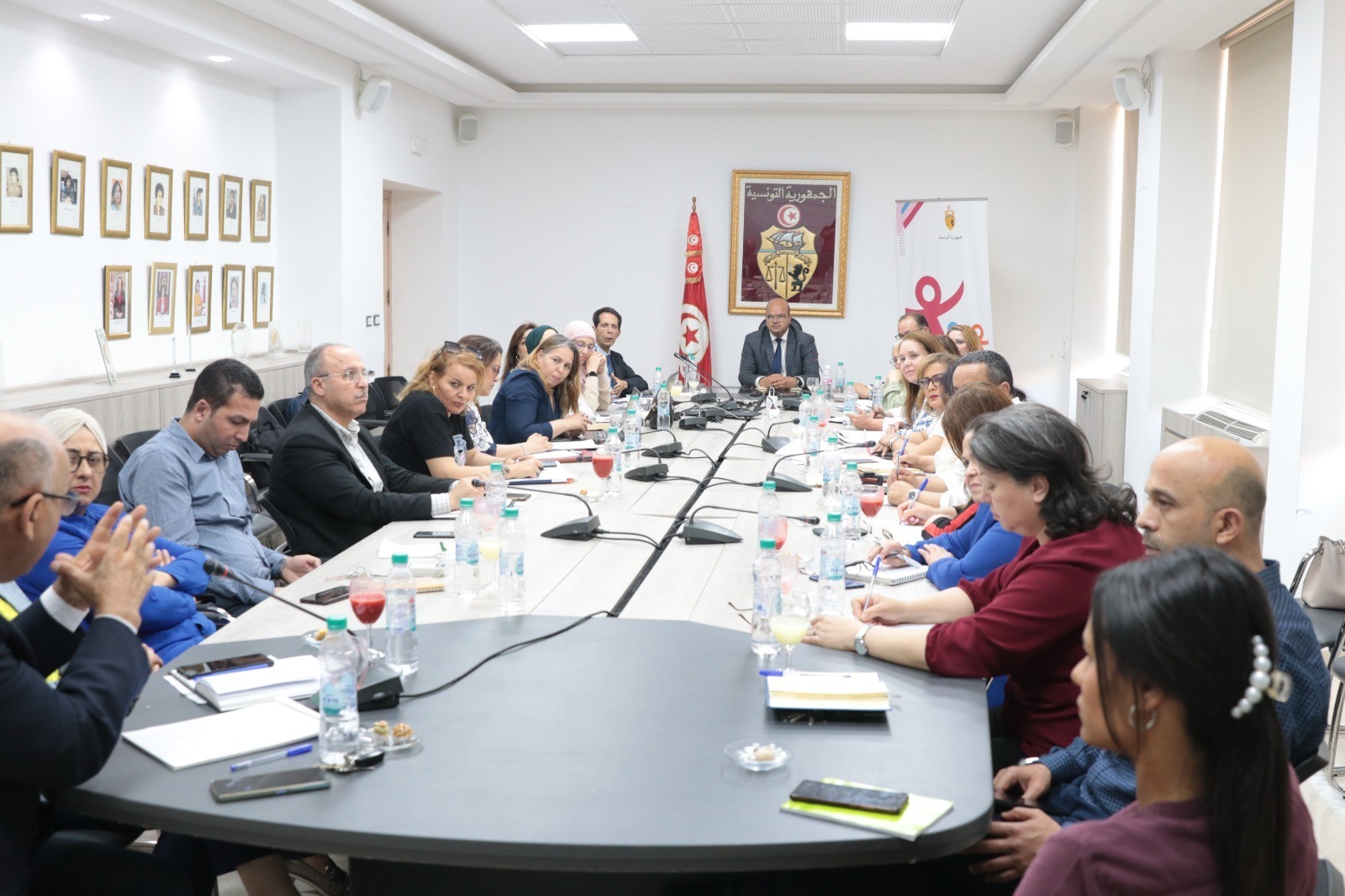 نتائج التعداد العام للسكّان والسكنى لسنة 2024 محور جلسة عمل بوزارة الأسرة