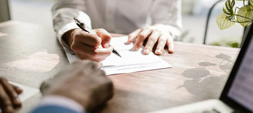 قانون منع المناولة: خطوة أخرى على طريق الدولة الاجتماعية