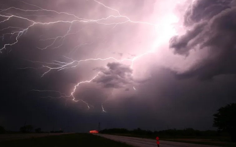 المكسيك : رفع مستوى التأهب مع وصول العاصفة الاستوائية ’’ألفين’’