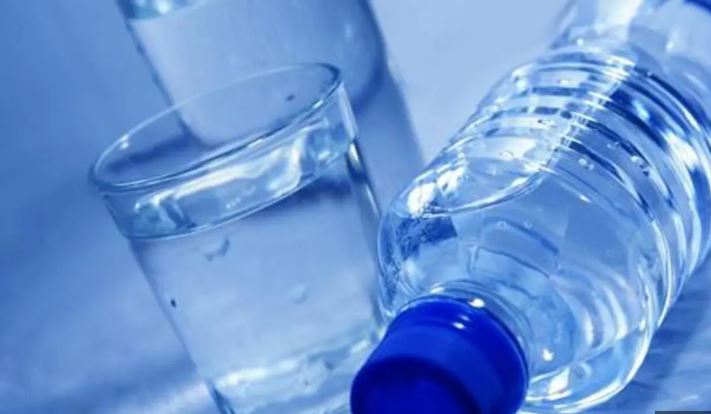 العائلة التونسية تنفق شهريا بين 130 و 140 دينارا لاقتناء مياه الشرب المعلبة