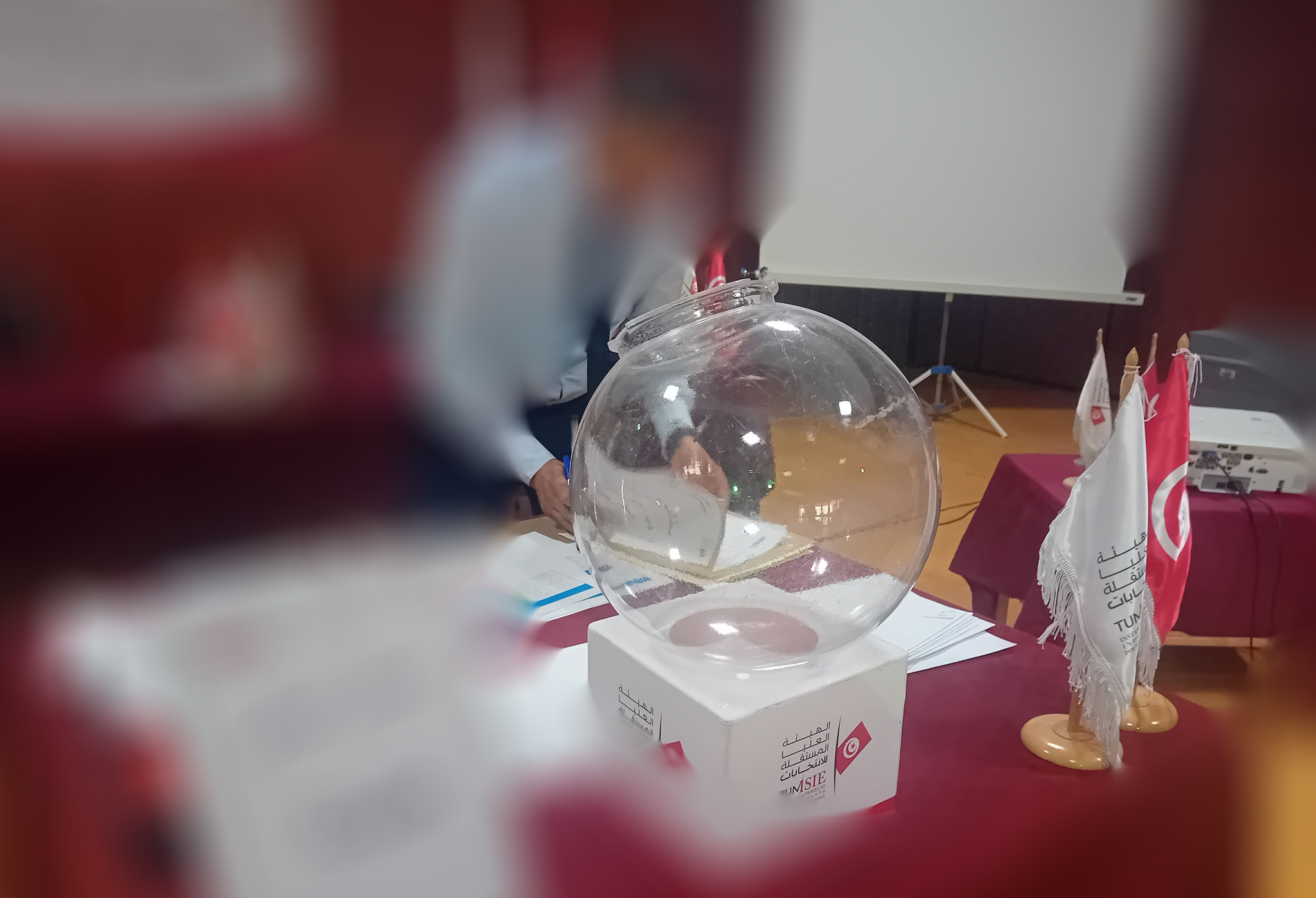 اليوم قرعة التناوب على عضوية المجالس الجهوية والتداول على رئاسة المجالس المحلية والمجالس الجهوية