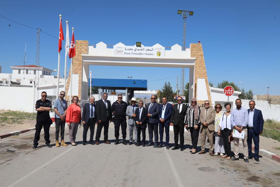 القصرين: وفد برلماني يؤدي زيارة الى المعبرين الحدوديين حيدرة وبوشبكة