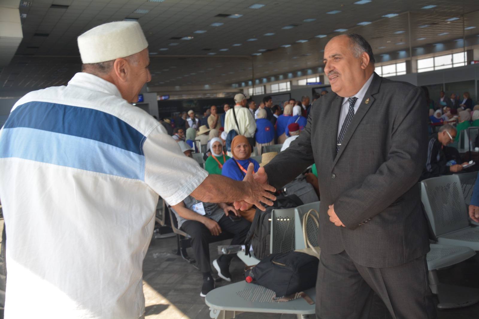 وزير الشؤون الدينية يزور عددا من الحجيج التونسيين في مكة المكرمة