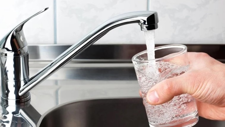 غدا: تسجيل اضطراب وانقطاع في توزيع الماء الصالح للشرب بمناطق في ولاية أريانة  