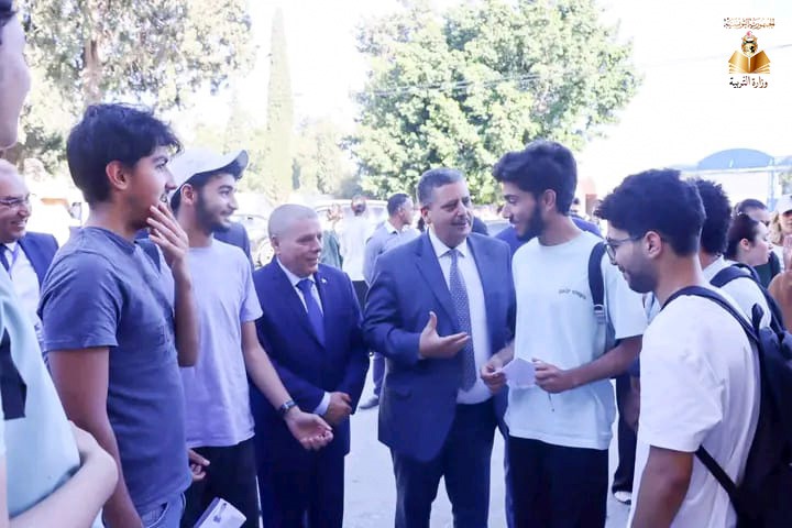 وزير التربية يتابع ظروف انطلاق الدورة الرئيسية لباكالوريا 2025 بعدد من المؤسسات بتونس وبن عروس
