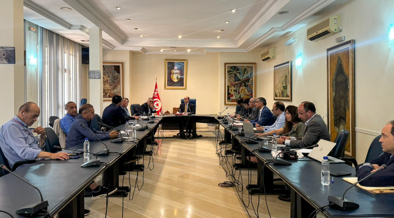 متابعة سير النشاط السياحي ومزيد تدعيم السياحة الداخلية محور جلسة عمل بإشراف  وزير السياحة