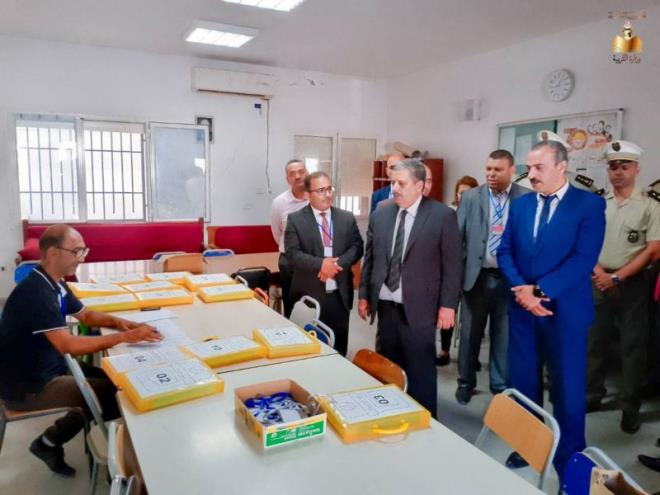 وزير التّربية يعاين ظروف سير اختبارات امتحان الباكالوريا بعدد من المؤسسات التربوية