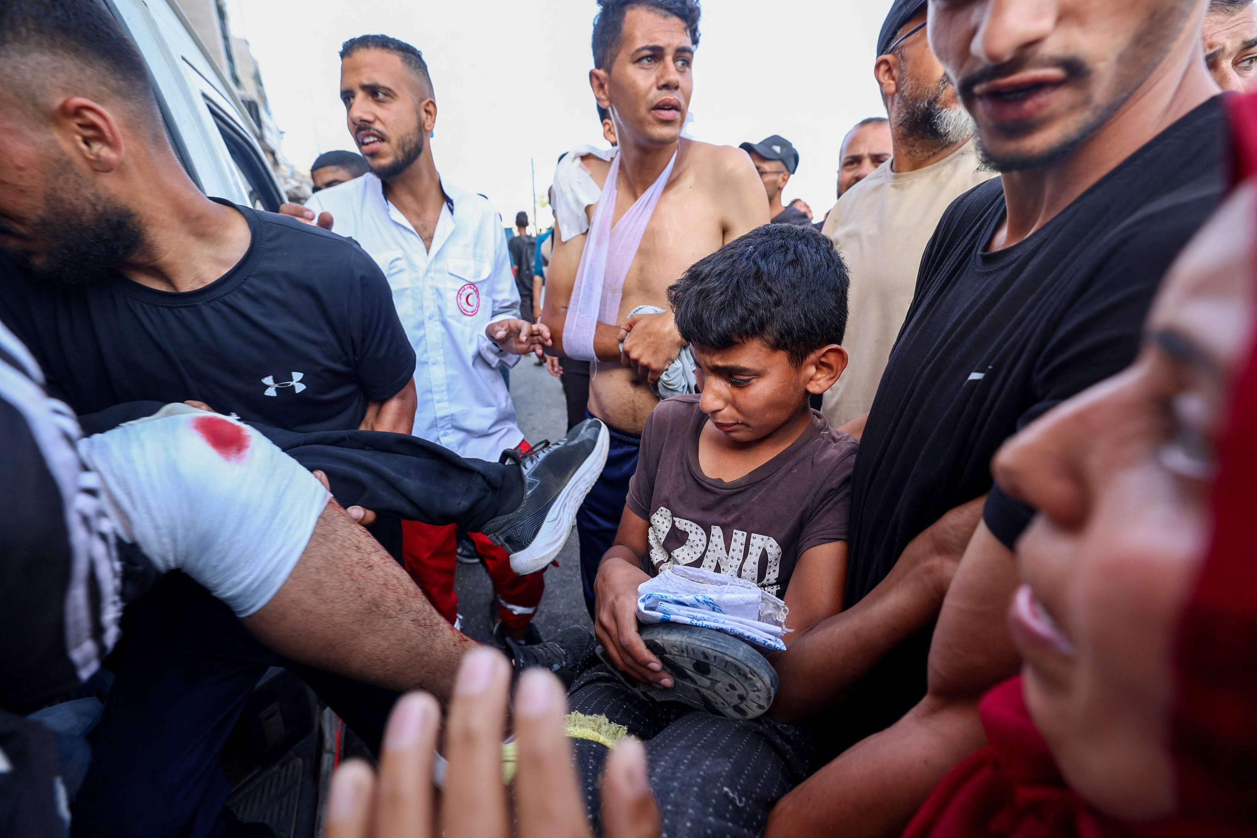 البيت الأبيض: على علم بتقارير عن إطلاق "إسرائيل" النار على طالبي مساعدات في غزة