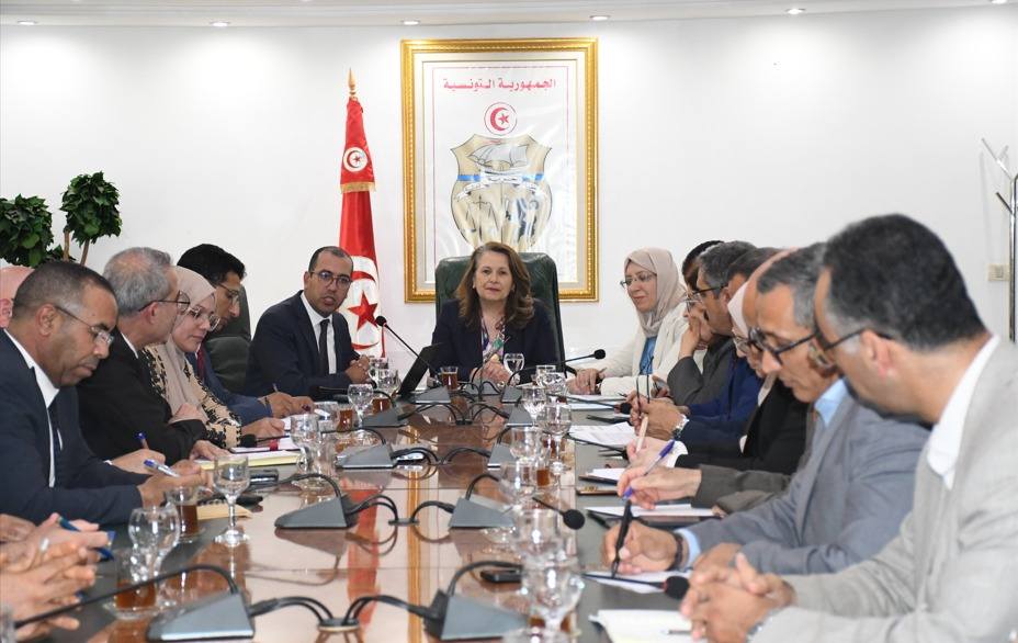 وزيرة الصناعة تُشرف على جلسة عمــل حول مخطّط التنمية 2026-2030