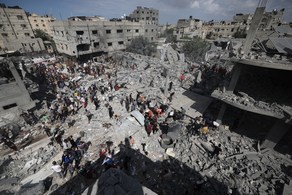 استشهاد 7 فلسطينيين بينهم أطفال في قصف صهيوني على خيمة بخان يونس ومنزل في دير البلح
