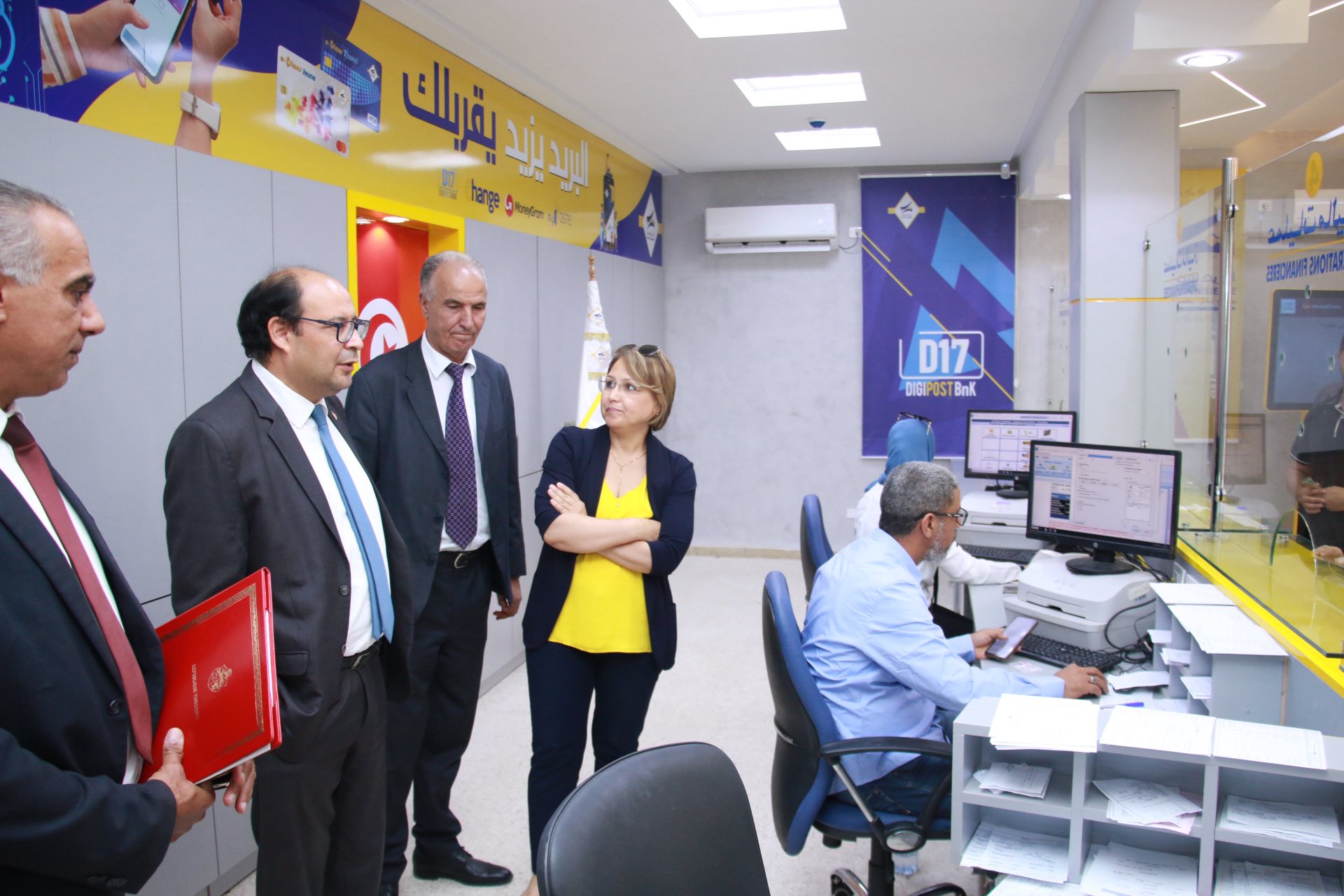 وزير تكنولوجيات الاتصال يعاين عددا من مكاتب البريد