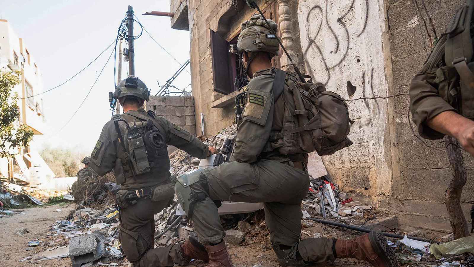 مقتل 5 جنود في جيش الاحتلال وإصابة آخرين في كمين شرقي خانيونس