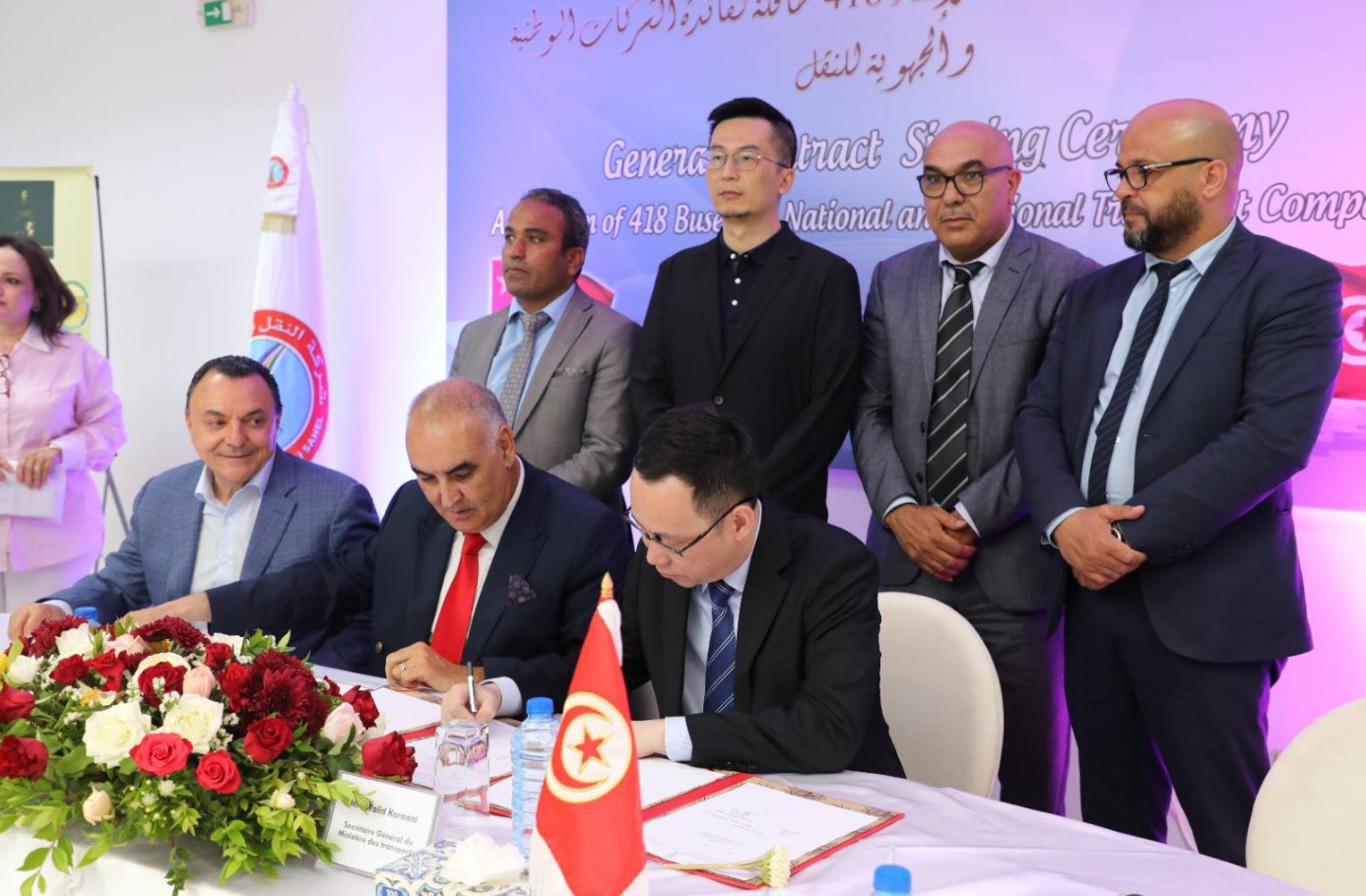 توقيع عقــد لاقتناء 418 حافلة جديدة لتعزيز أسطول النقل العمومي بكامل الجمهورية
